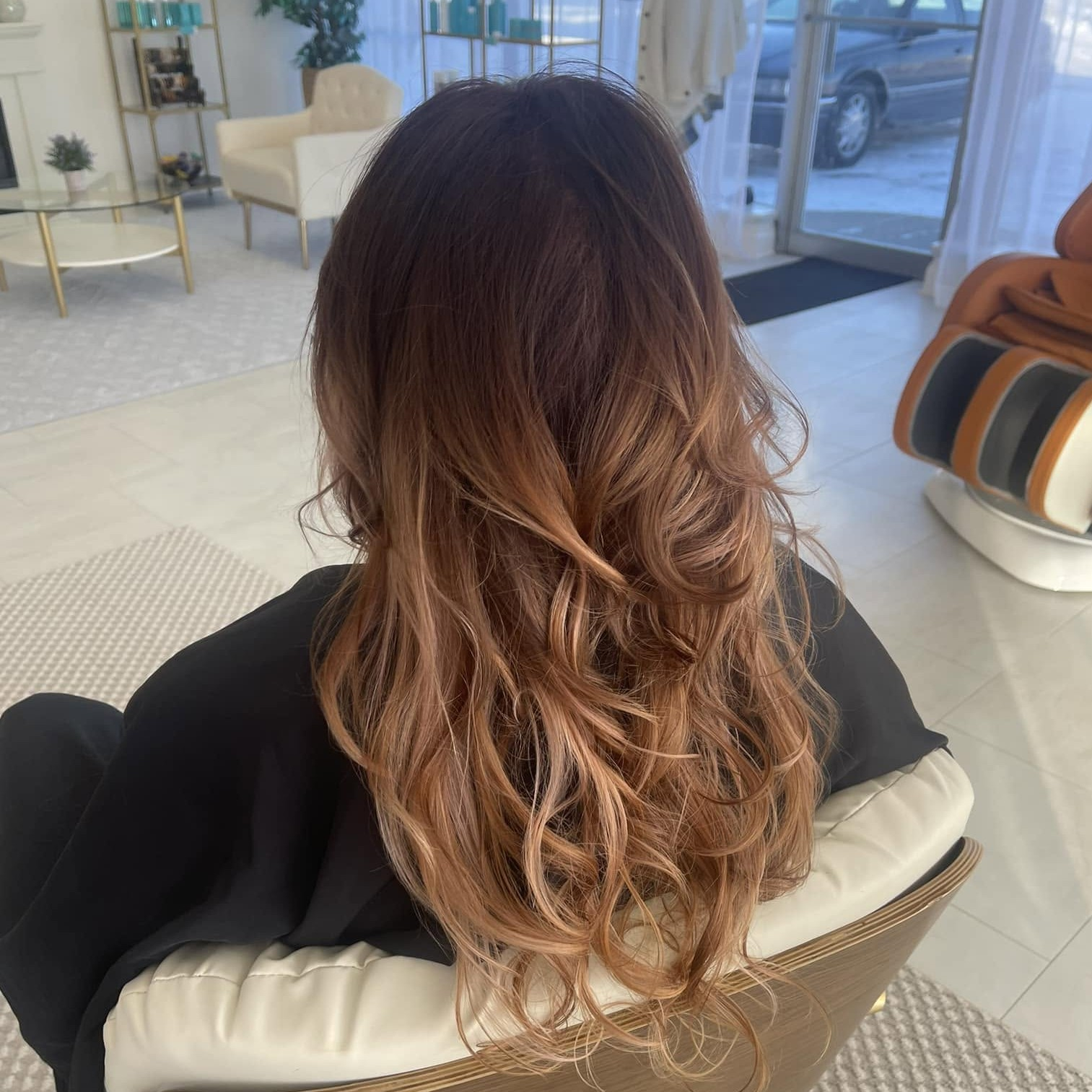 Multi-dimensional brunette balayage